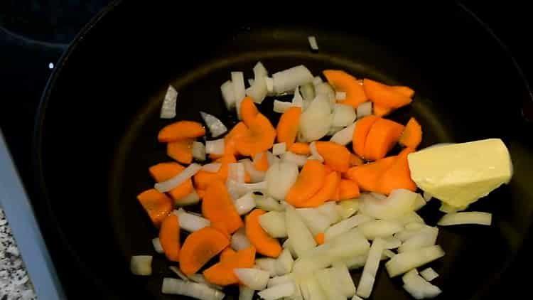 Запържете зеленчуците за готвене
