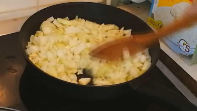 Tostare, friggere le cipolle