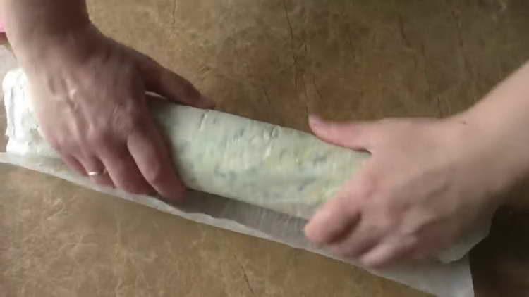 balutin ang roll sa parchment