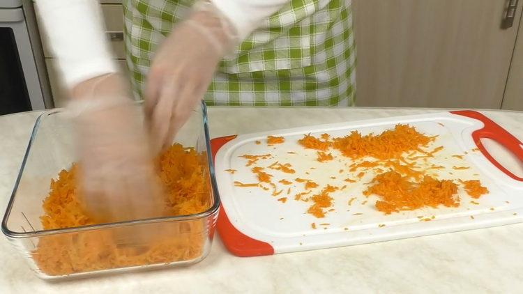Cucinare un'insalata di barbabietole e carote bollite