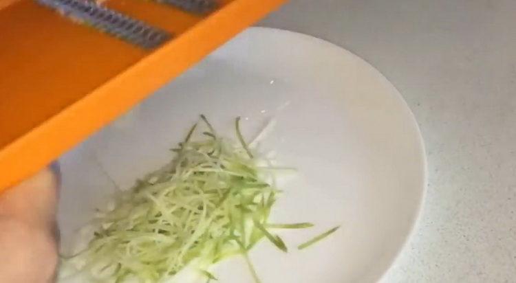 Főzés cukkini saláta