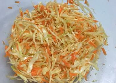 Insalata di cavoli deliziosa con le carote 🥣
