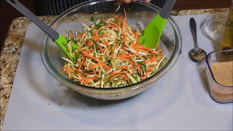 hilaw na zucchini salad