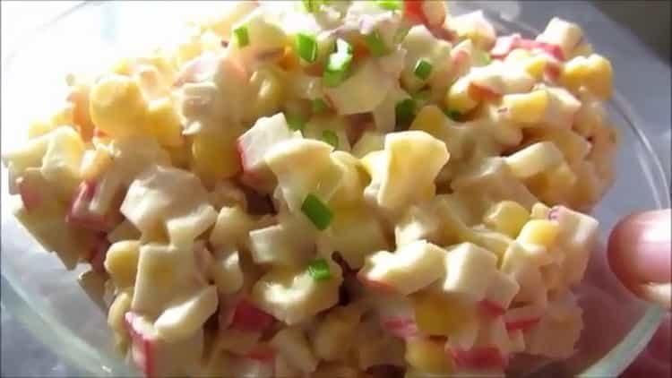 salad na may mga crab sticks at squid recipe