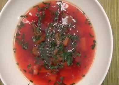 Πώς να μάθετε πώς να μαγειρεύουν μια νόστιμη κλασική σούπα παντζάρι με το κρέας σύμφωνα με μια απλή συνταγή 🥣