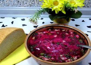 Κρύα σούπα παντζάρι: μια κλασική συνταγή βήμα προς βήμα με μια φωτογραφία