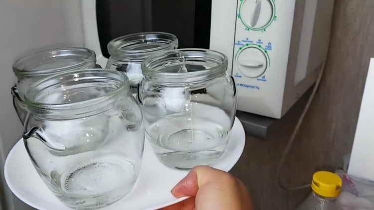 Gläser und Deckel sterilisieren