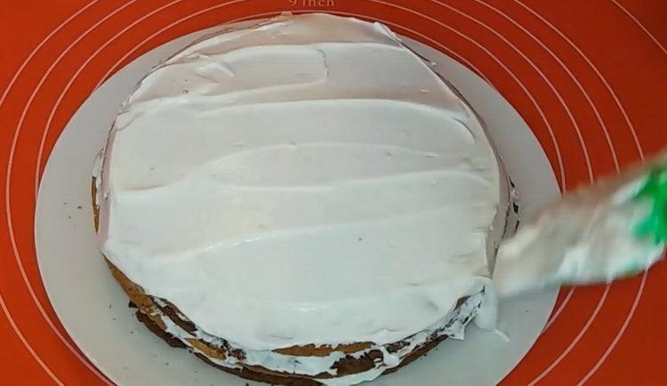 Για να φτιάξετε μια τούρτα, απλώστε όλα τα κέικ