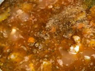 Una semplice ricetta per la zuppa di cavolfiore su brodo di carne 🥣