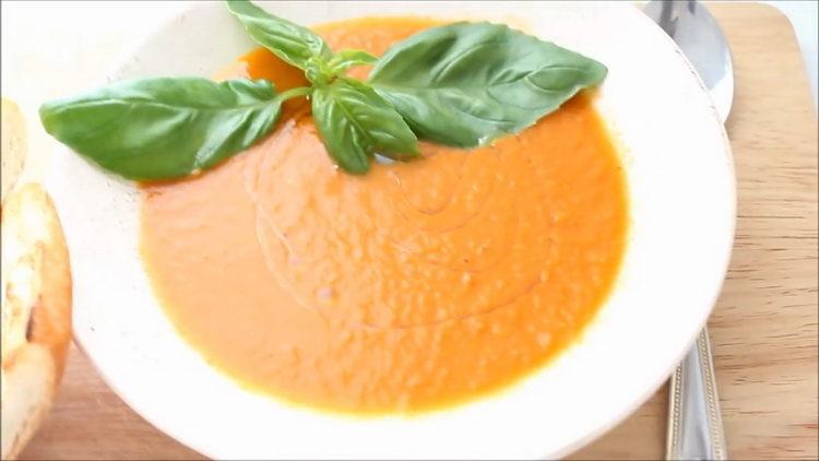 šťouchaná rajčatová polévka