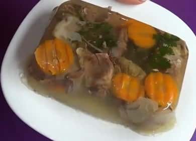 Paano malaman kung paano lutuin ang masarap na jelly ng baka ayon sa isang simpleng recipe 🥣