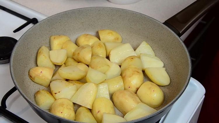 τηγανίζουμε πατάτες