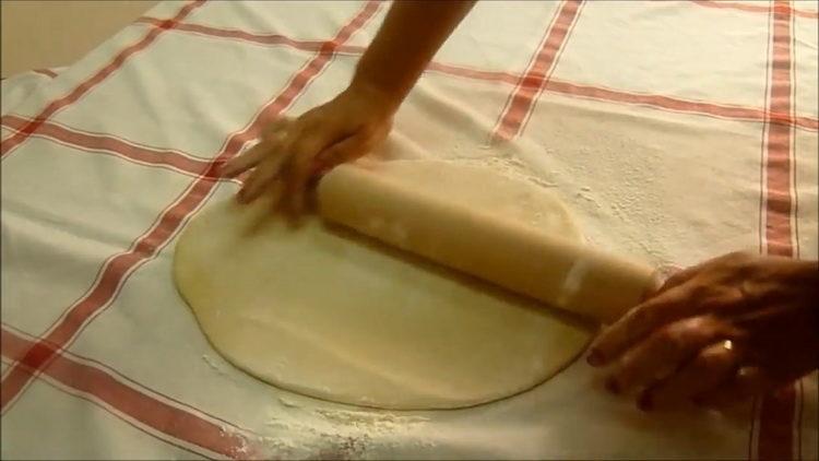 طرح العجين لصنع الخبز