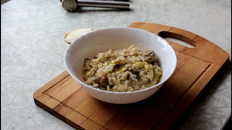Una ricetta semplice per deliziosi risotti ai funghi