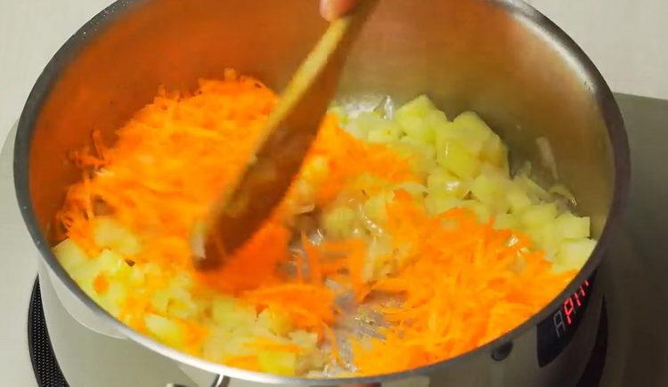 τηγανίζουμε τα καρότα