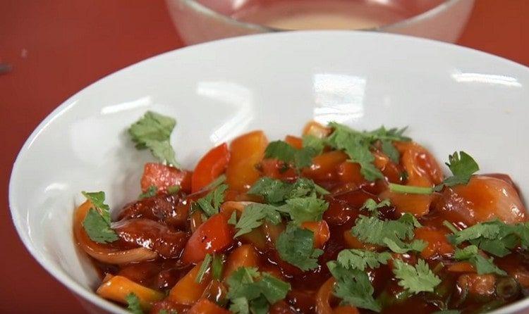 Ecco un piatto cinese, maiale in salsa agrodolce.