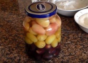 Una semplice ricetta per l'uva in salamoia: foto passo dopo passo, consigli utili.