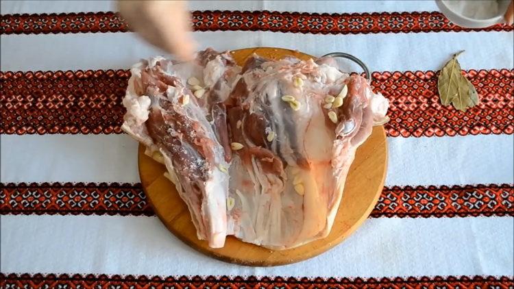 طبخ خبز لحم الخنزير المفصل في الفرن