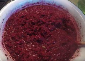 Wir bereiten Rote Beete für den Winter vor: ein einfaches Rezept mit einem Foto.