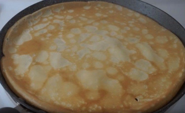 Lumiko ang pancake sa kabilang linya.