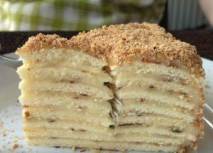 Készítünk egy egyszerű, de ízletes tortát egy serpenyőben egy lépésről lépésre készített recept alapján, fotóval.