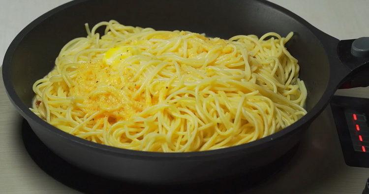 magprito ng spaghetti