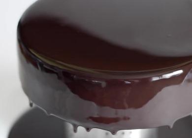 سوبر الشوكولاته لامعة الجليد  لكعكة