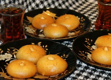 Gyengéd és ízletes török ​​ édes Shekerpare