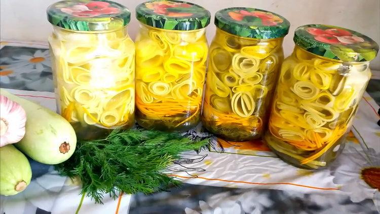 Vorbereitungen aus Zucchini für den Winter - goldene Rezepte mit Fotos