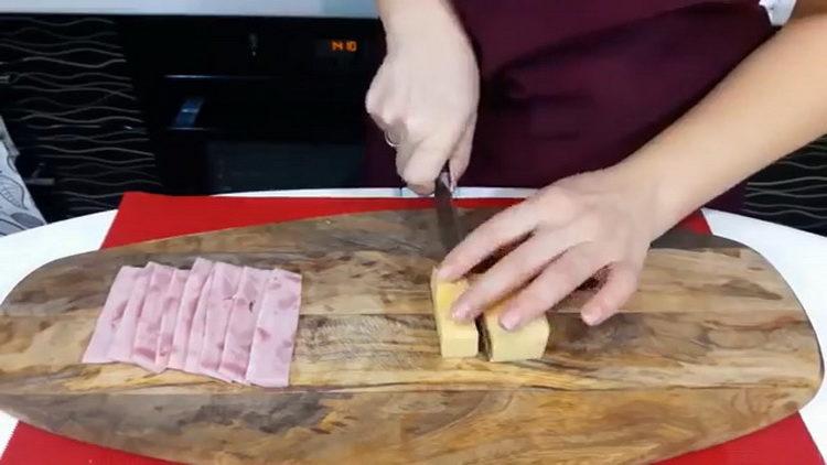 apróra vágott sajtot