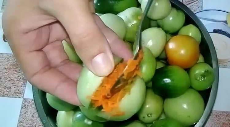 sudedame pomidorus su morkomis
