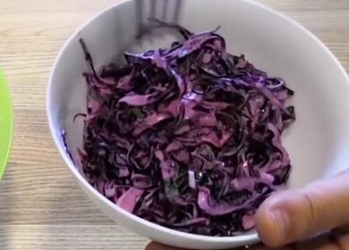 Ang isang recipe para sa isang kamangha-manghang pulang repolyo salad