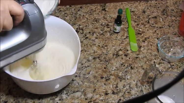 Cream Pudding einschenken