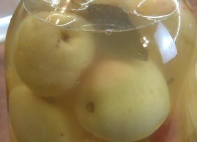 وصفة مجربة للتفاح المخلل في الجرار لفصل الشتاء
