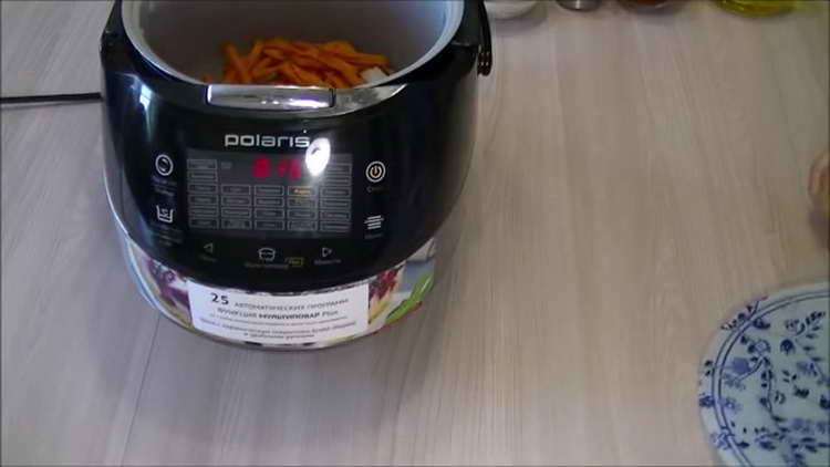 inviare cipolle e carote alla pentola a cottura lenta