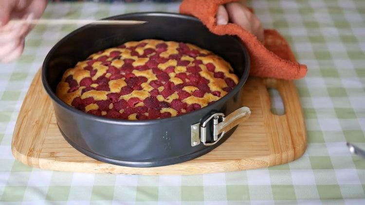 Isang simpleng resipe ng raspberry pie