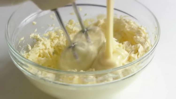 Butter mit Kondensmilch verquirlen
