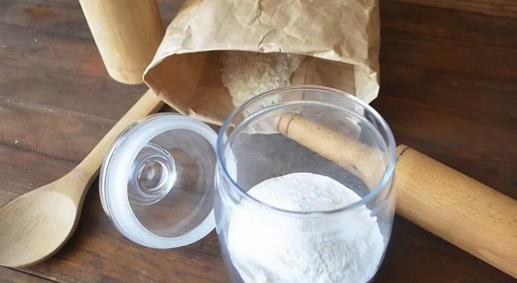 Rice flour ayon sa isang hakbang-hakbang na recipe gamit ang isang larawan