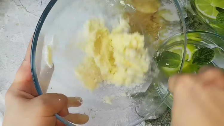 Butter mit Zucker mischen