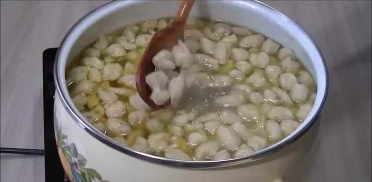cuocere la zuppa fino a cottura