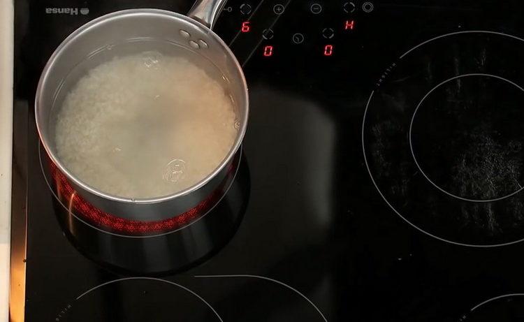 Frikadellen mit Soße kochen