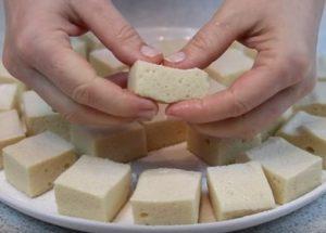 Připravujeme zdravý domácí marshmallow bez cukru podle postupného návodu s fotografií.