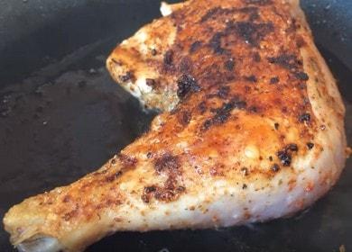 Jak smažit chutné kuřecí stehýnka na pánvi
