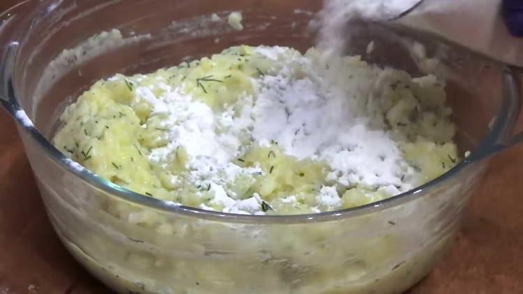 setacciare la farina in patate