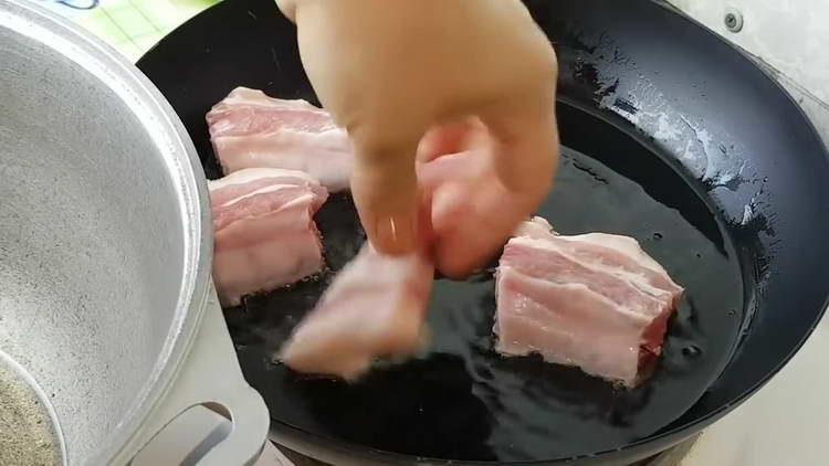smažte maso