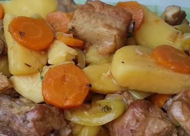 Chutné pečené maso meat a brambory