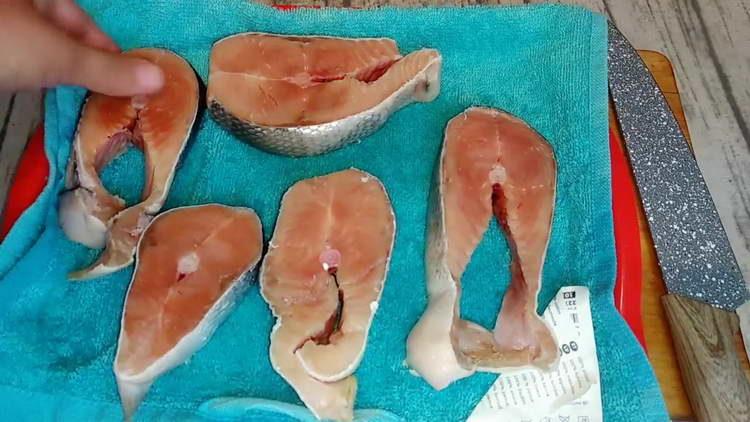 تذويب سمك السلمون السلمون