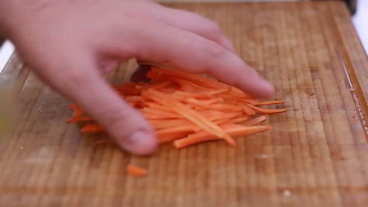 supjaustykite morkas