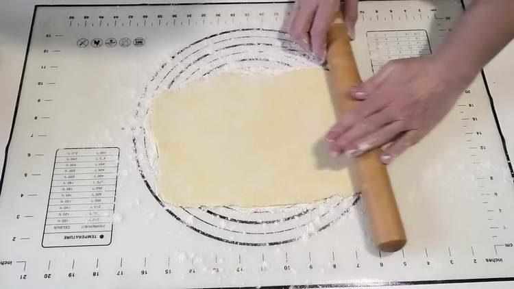 разточете слой тесто